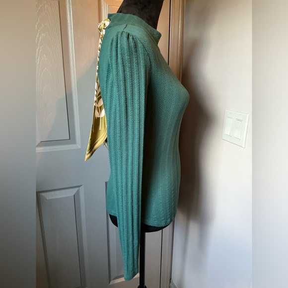 Free People small Party in the back Hunter green long sleeve sweater - Picture 4 of 8